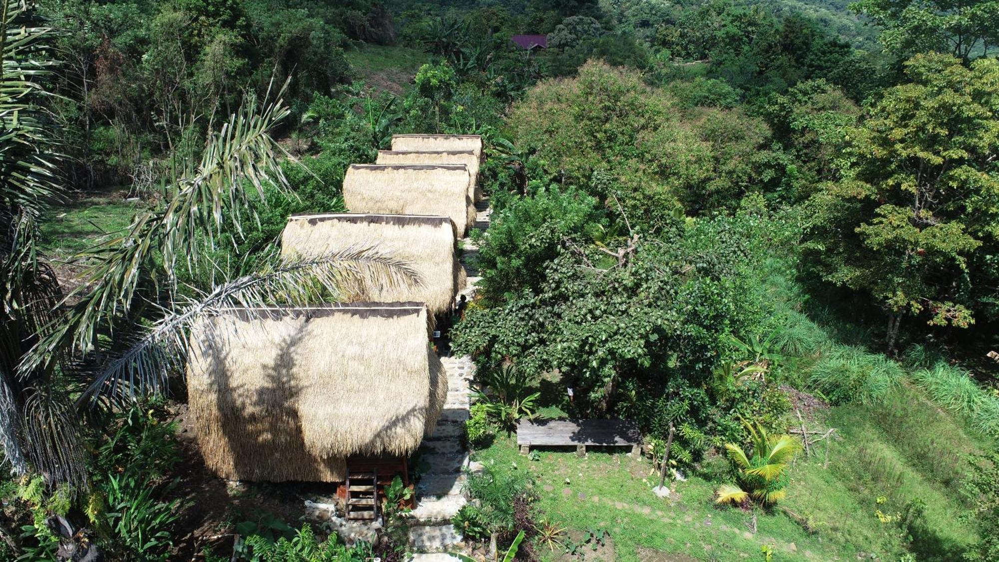 Sten Lodge Eco Homestay Labuan Bajo Exterior photo